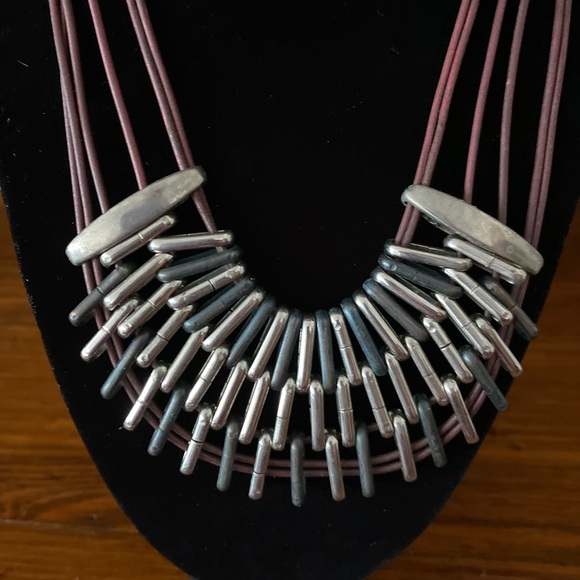 VINTAGE MULTI STRAND LEATHER METAL BIB NECKLACE - Picture 2 of 7